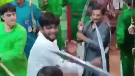 अजमेर: तलवारे टकराई, हाथों में धारदार तलवार, आंखों में अकीदत का जुनून, कर्बला की याद में अजमेर बना मातमगाह