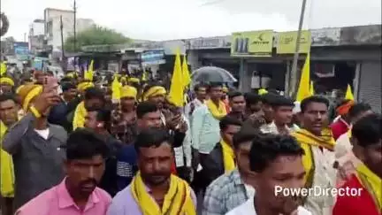 हर्रई: हराई में आदिवासी युवक के साथ मारपीट के विरोध में आदिवासी समाज ने किया धरना प्रदर्शन
