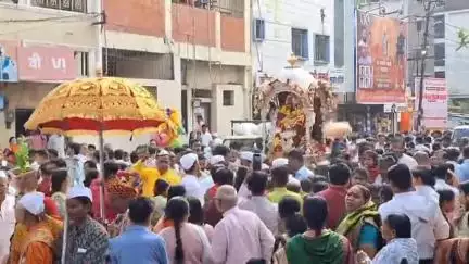 जालना: जालन्यात शनी मंदिर येथून आषाढी एकादशी निमित्त निघाली श्री आनंदी स्वामींची पालखी मिरवणूक
प्रति पंढरपूर म्हणून ओळखले जाते