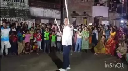 রতুয়া ২: লাঠি খেলা শরীরচর্চার মধ্য দিয়ে রতুয়ায় সাধারণ মানুষের সাথে মহরমে মতলেন মালদা জেলা তৃণমূল সভাপতি