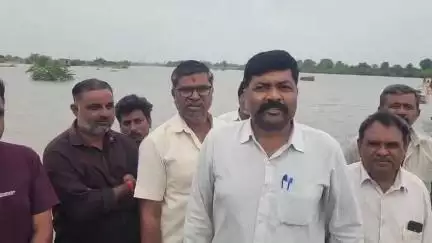 વઢવાણ: વસ્તડી ડાયવર્ઝન ધોવાઇ જતાં સ્થાનિક આગેવાને પ્રતિક્રિયા આપી