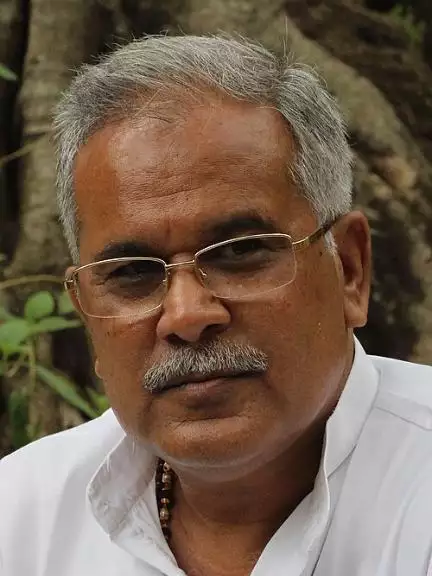 डिप्टी सीएम विजय शर्मा ने सोशल मीडिया पर क्यों जारी किया पूर्व सीएम का नंबर जिससे भड़क उठे भूपेश बघेल