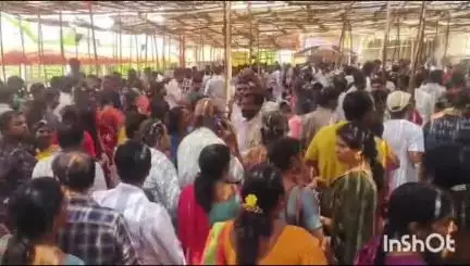 ప్రసిద్ధిగాంచిన లోనిభద్రకాళి ఆలయంలో భక్తుల ఇబ్బందులు. పడుతున్నారు, ధర్మకర్తలు విధులు ఏంటో తెలుసుకోవాలంటున్న భక్తులు