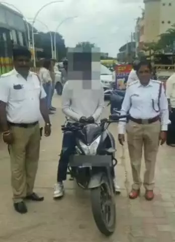 ದಾವಣಗೆರೆ: ನಗರದಲ್ಲಿ ಬಾಲಕ ಬೈಕ್ ಚಾಲನೆ; ಮಾಲೀಕರಿಗೆ 25 ಸಾವಿರ ರೂ ದಂಡ