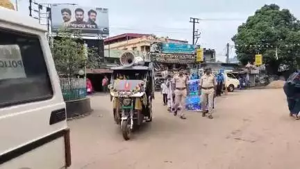 গোপীবল্লভপুর ১: পথনিরাপত্তা নিশ্চিত করতে গোপীবল্লভপুর থানার উদ্যোগে সেফ ড্রাইভা ও সেভ লাইফ পদযাত্রা করলেন পুলিশ কর্মীরা