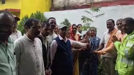 तिल्दा: नेवरा कुर्मी छात्रावास भवन में सघन वृक्षारोपण किया गया, पालिका अध्यक्ष सहित समाज के लोग रहे उपस्थित