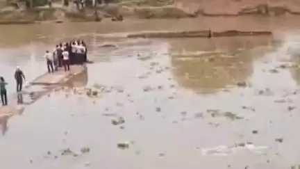 बाह: पिढ़ौरा क्षेत्र में उटंगन नदी में डूबे तीन युवकों में से दो को बचाया गया, एक की हुई मौत