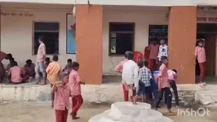 पाचोरा: सातगाव डोंगरी येथील आदर्श आश्रम शाळेत माजी आमदार दिलीप वाघ यांच्या हस्ते संगणक कक्षाचे उद्घाटन