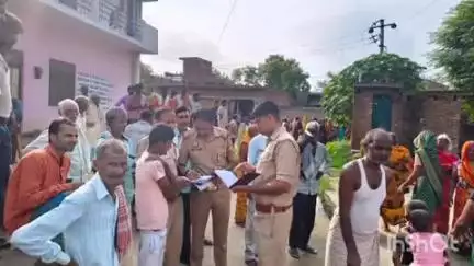 बिधूना: ऐरवाकटरा क्षेत्र के समायन गांव निवासी युवक का पेड़ से लटकता मिला शव, जांच में जुटी पुलिस