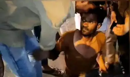 ಕಲಬುರಗಿ: ಕಲಬುರ್ಗಿಯಲ್ಲಿ ಕುಡಿದು ಅಡ್ಡಾದಿಡ್ಡಿ ಲಾರಿ ಚಲಾಯಿಸಿದ ಚಾಲಕ, ಹಿಡಿದು ಪೊಲೀಸರಿಗೆ ಒಪ್ಪಿಸಿದ ಜನರು