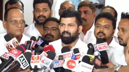 ಮೈಸೂರು: ಈದೇಶದ ಅರ್ಥ ವ್ಯವಸ್ಥೆ ನಿರ್ವಹಣೆ ಮಾಡುವುದು ಸಂಡೂರು ಮೈನ್ಸ್ನಿಂದ ಕದ್ದು ಮಾರಾಟ ಮಾಡಿದ್ರಲ್ಲ ಆ ರೀತಿನಾ: ನಗರದಲ್ಲಿ ಮಾಜಿ ಸಂಸದ ಪ್ರತಾಪ್ ಸಿಂಹ