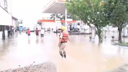 ऊना: जिला में सामान्य से अधिक बारिश, कुछ स्थानों पर बरसाती पानी ने बरपाया कहर, दमकल व प्रशासनिक टीमें राहत कार्य में जुटी