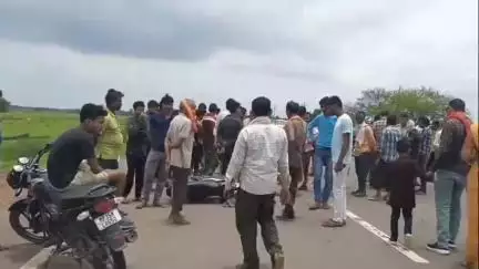 पन्ना: तेज रफ्तार कार ने मोटरबाइक को टक्कर मारी, 40 वर्षीय व्यक्ति की दर्दनाक मौत