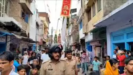 बलरामपुर: मोहर्रम की दसवीं को शिया समुदाय के लोगों ने नगर में निकाला मातम जुलूस, या हुसैन के नारे लगाते हुए सीने पर किया मातम