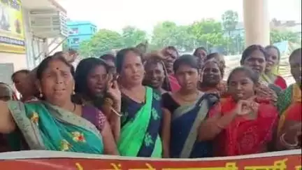 बिहार: श्रम कल्याण केंद्र में विद्यालय रसोइया संघ की बैठक, मानदेय बढ़ाने की मांग को लेकर आंदोलन की रणनीति बनी