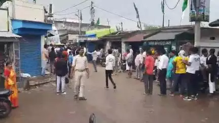 পাড়া: সাঁওতালডি কাঁকী বাজারে বৃষ্টি কে উপেক্ষা করে মহরমের শোভাযাত্রায় অংশ নিলো প্রচুর মানুষ