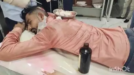 भीलवाड़ा: रेलवे फाटक के समीप पैदल सड़क पार कर रहे युवक को बाइक ने मारी टक्कर, युवक हुआ गंभीर घायल