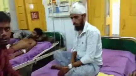सीतापुर: करीमनगर गांव में खेत में गाय चली जाने को लेकर दो पक्षों में जमकर मारपीट, 6 लोग हुए घायल