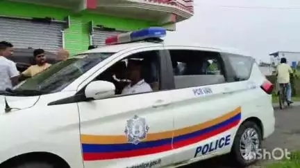 রাজারহাট: নিউটাউনের কারিগরি ভবনের কাছে বিপুল পরিমাণ গাঁজা-সহ তিন জনকে গ্রেফতার করল পুলিশ