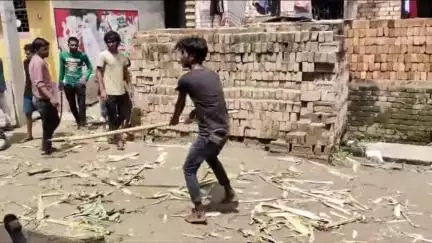 ইংরেজবাজার: সাতটারি এলাকায় পবিত্র মহরম উপলক্ষ্যে তাজিয়া সহকারে অনুষ্ঠিত হল লাঠি খেলা ও এক বর্ণাঢ্য শোভাযাত্রা