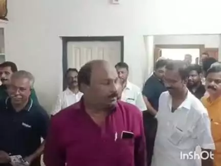 കാർത്തികപ്പള്ളി: ഹരിപ്പാട് നാരകത്തറയിൽ അടിപ്പാത നിർമിക്കണമെന്ന് രമേശ് ചെന്നിത്തല എം.എൽ.എ ആവശ്യപ്പെട്ടു