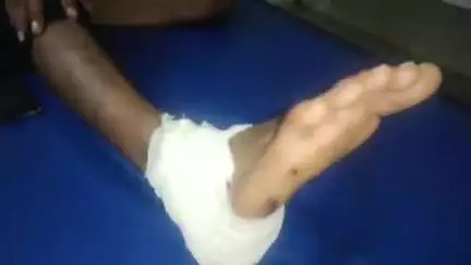 नरसिंहपुर: सांकल रोड पर दुकान में काम करते समय ग्राइंडर उछलकर मालिक को लगा, पैर हुआ जख्मी