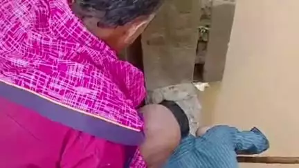 राजनगर: इमलिया के ग्रामीणों ने निजी उपयोग के लिए तोड़ा लाखों का वाटरशेड