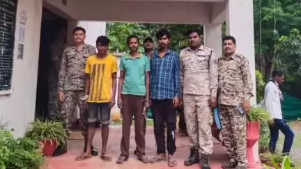 कोंडागांव: कोंडागांव पुलिस ने सेंटरिंग जैक और छड़ चोरी के आरोप में प्रेमनगर के तीन युवकों को गिरफ्तार कर भेजा जेल