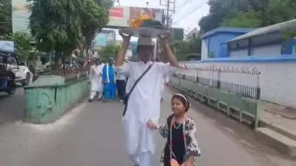ইংরেজবাজার: মহরম উপলক্ষে শহর জুড়ে শোভাযাত্রা এবং বিটি কলেজ রোড এলাকায় পীর মাজারে উরুস উৎসব