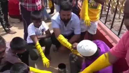 ಗದಗ: ನಗರದಲ್ಲಿ ಹುಲಿ ವೇಷದಲ್ಲಿ ಮಿಂಚಿದ ಹುಡುಗರು, ಎಲ್ಲೆಲ್ಲೂ ಸಂಭ್ರಮ