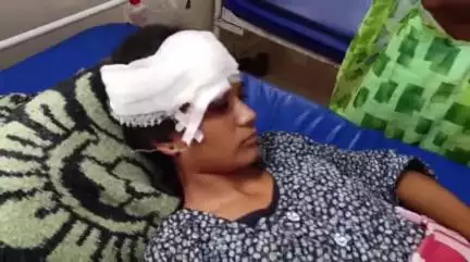 नरसिंहपुर: सिमारिया गांव के पास अनियंत्रित बाइक से गिरकर घायल हुई एक युवती, ज़िला अस्पताल में कराया गया भर्ती