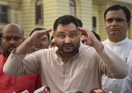 तेजस्वी यादव ने मीडिया को बताया कायर, दे डाली खुली धमकी