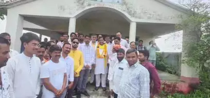 ललितपुर: जाखलौन में श्यामाप्रसाद मुखर्जी की जन्म जयंती पर संगोष्ठी कार्यक्रम का आयोजन, सदर विधायक ने किया वृक्षारोपण