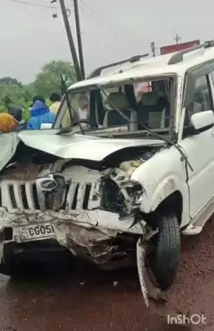 धमतरी: ग्राम देमार में पेट्रोल पंप के पास स्कॉर्पियो और पिकअप वाहन में हुई आमने-सामने भिड़ंत