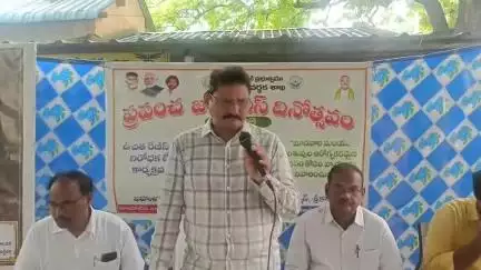 శ్రీకాకుళం: జిల్లా కేంద్రంలో ప్రపంచ జానోసిస్ దినోత్సవం నిర్వహించిన జిల్లా పశుసంవర్ధక శాఖ జాయింట్ డైరెక్టర్ కంచరాన  రాజగోపాలరావు