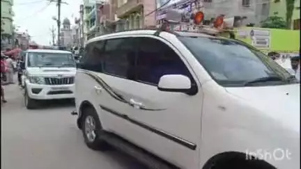 भभुआ: भभुआ शहर में बनाए गए नियंत्रण कक्ष का डीएम और एसपी ने लिया जायज़ा, मौके पर पुलिस अधिकारी रहे मौजूद