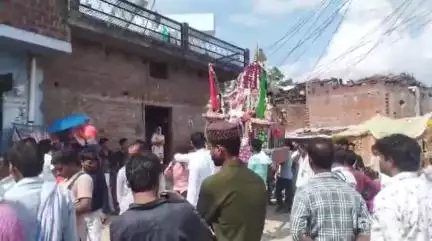 हरदोई: बावन के इमामबाड़ा से निकला बड़ा ताज़िया जुलूस, शहीदाने कर्बला को किया जा रहा है याद