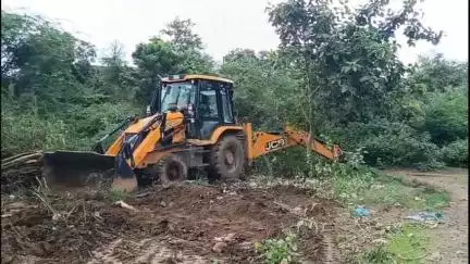 उचेहरा: उंचेहरा: एसडीएम व तहसीलदार के आदेश पर तहसील परिसर में सफाई कार्य प्रारंभ
