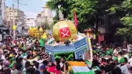 जगदीशपुर: रविवार दोपहर मोहर्रम पर कोतवाली से निकला ताजिया जुलूस, मुस्लिम भाइयों की उमड़ी भीड़