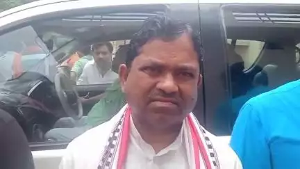 नवाबगंज: सपा के राष्ट्रीय अध्यक्ष द्वारा धीरेंद्र शास्त्री पर दिए गए बयान को लेकर पूर्व सांसद उपेंद्र सिंह रावत ने दी प्रतिक्रिया