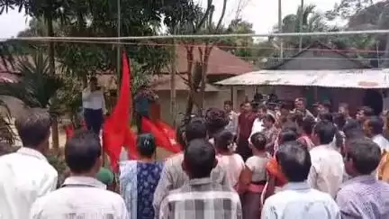 সাব্রুম: স্থানীয় দাবি ও দেশব্যাপী সাধারণ ধর্মঘটের সমর্থনে পূর্ব টাক্কাতুলসী গ্রামে হল GMP-র কনভেনশন, উপস্থিত প্রাক্তন বিধায়ক
