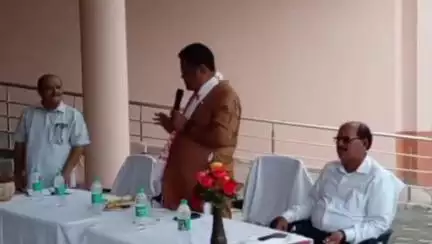 ঢেকিয়াজুলি ভাগ: ডুমডুমা আদৰ্শ মহাবিদ্যালয়ত উপস্থিত অসম চৰকাৰৰ শিক্ষামন্ত্ৰী ৰণোজ পেগু