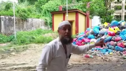 কৈলাশহর: কৈলাশহর জেলা হাসপাতালে নোংরা আবর্জনার গন্ধে অতিষ্ঠ রোগী থেকে শুরু করে রোগীর পরিবারের সদস্যরা #jansamasya