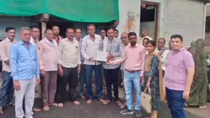 बड़वानी: ग्राम नर्मदा नगर में रोटरी क्लब ने दिवंगत झमु बाई के परिवारजनों से करवाया नेत्रदान