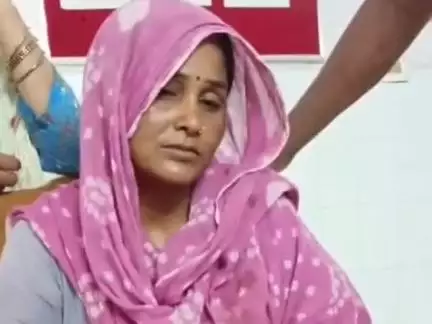 धनौरा: गजरौला के मोहल्ला अंबेडकर नगर में पुराने विवाद के चलते दबंगों ने घर में घुसकर चाकू से किया हमला, महिला की हालत गंभीर