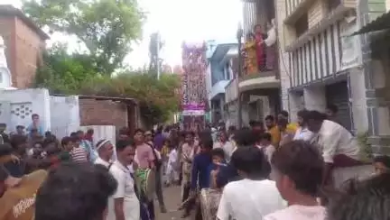 कालपी: कालपी नगर में मातम के साथ ताजिया जुलूस निकालकर कर्बला के शहीदों को किया गया याद, सुरक्षा के लिए पुलिस बल तैनात रहा
