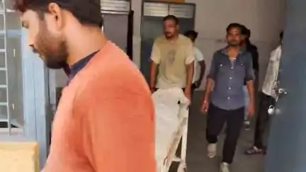 इटावा: इकदिल इलाके के चितभवन के पास ट्रैक्टर और ऑटो की टक्कर में घायल ऑटो चालक की सैफई पीजीआई में हुई मौत