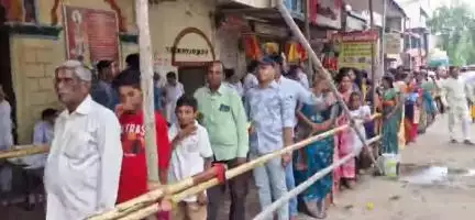 वर्धा: पंढरीच्या वारीचा उत्साह सर्वदूर, वर्ध्याच्या विठ्ठल मंदिरात भक्तांची मांदियाळी वर्ध्यात दुमदुमला विठ्ठल नामाचा गजर,