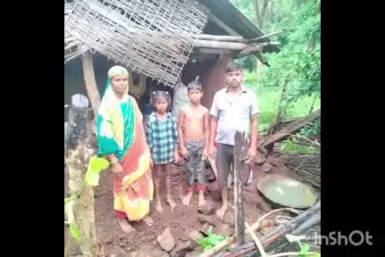 ଆଠମଲ୍ଲିକ: ଲଘୁଚାପ ବର୍ଷା ରେ ମାଡି ବସିଲା  କାନ୍ଥ , ୪ ଜଣ ଅଳ୍ପକେ ବର୍ତିଲେ 
 କିଛି ଦିନ ହେବ ସାରା ରାଜ୍ୟ ରେ ଲଘୁଚାପ ବର୍ଷା ଲାଗି ରହିଛି । ଏହି ବର୍ଷା