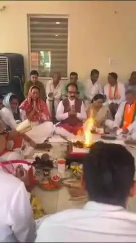 सिरसा: हुडा सेक्टर 20 पार्ट 3 में भाजपा के नवनिर्मित कार्यालय सरसाई कमल के उद्घाटन पर हवन-यज्ञ का आयोजन